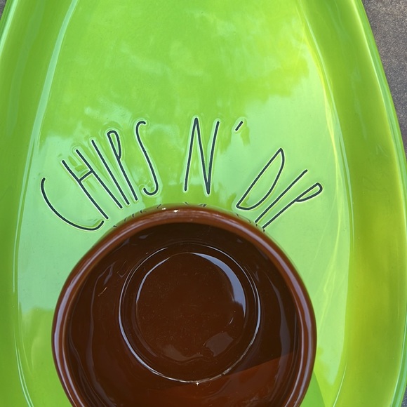 New Avocado shaped Rae Dunn Chips & Dip serving platter - Picture 3 of 6